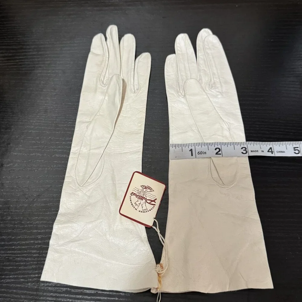Vintage Pittards White Leather Gloves NWT Floral Cutwork Made in England Size 7
